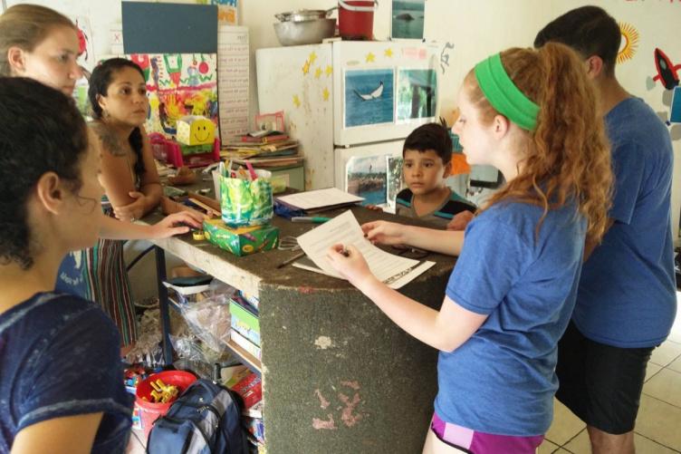 UNH students work with children in Costa Rica 